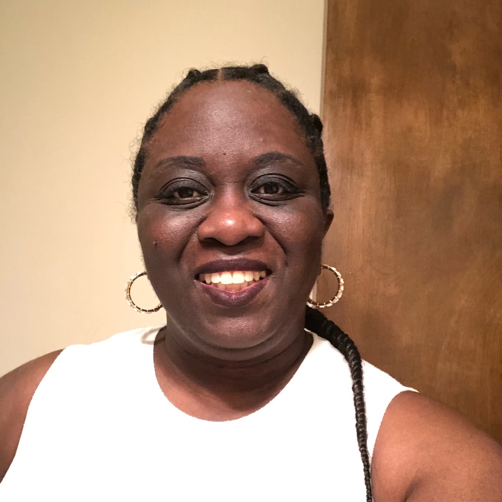 Meet your Posher, Lola